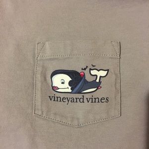 Women’s small Vineyard Vines Halloween T-shirt